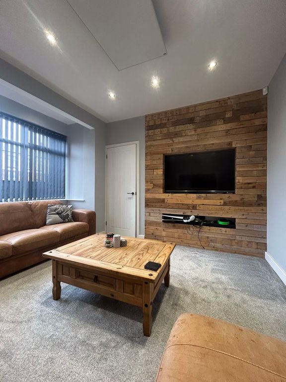 Property photo 2 of 19 Photo 13