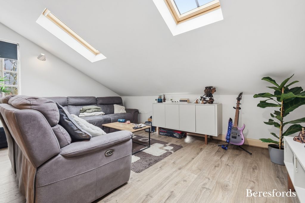 Property photo 3 of 18 Picture No. 24