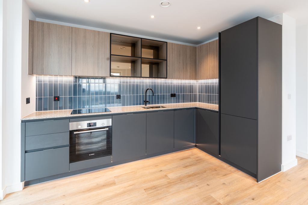 Property photo 2 of 7 Kitchen