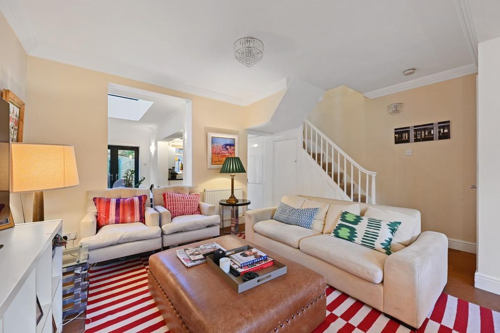 Property photo 3 of 16 Fbl - Shepherds Bush Place - Receptionb3 (1).Jpg