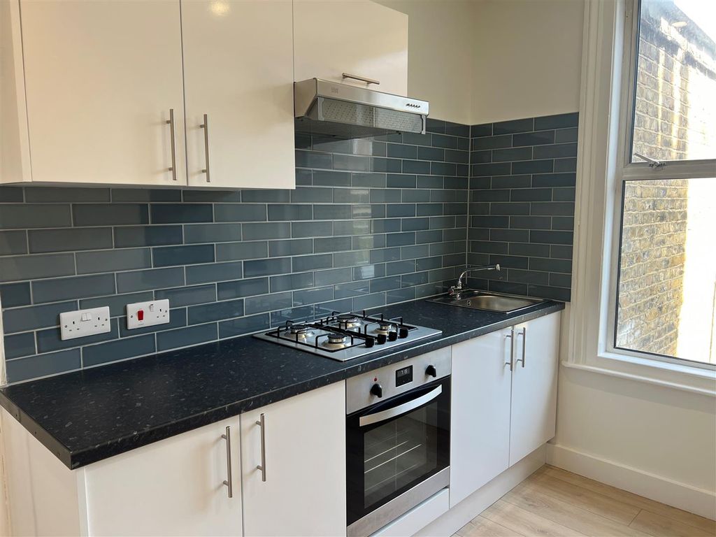 Property photo 3 of 12 15.Jpg