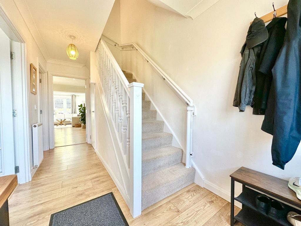 Property photo 2 of 35