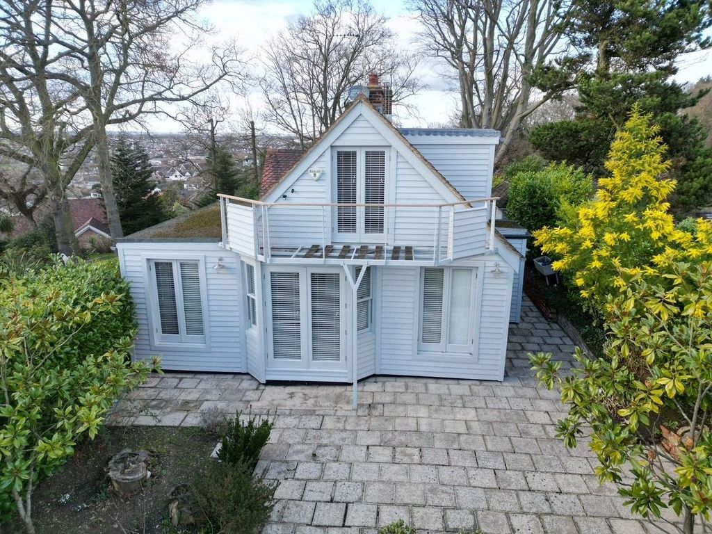 Property photo 3 of 20
