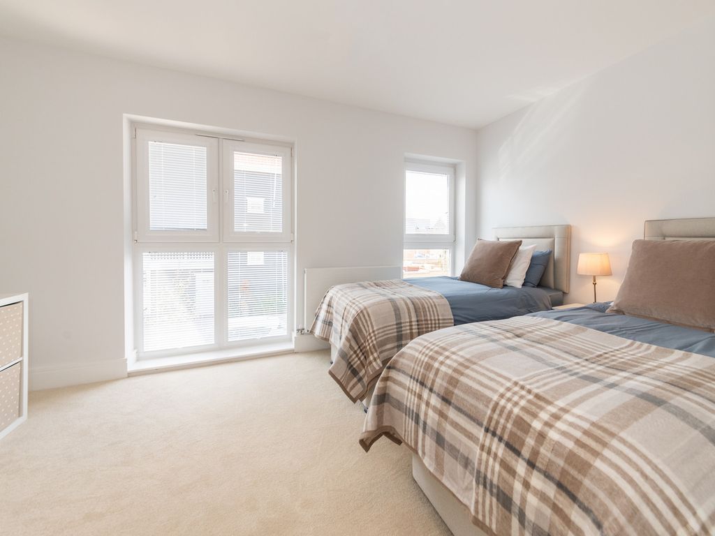 Property photo 3 of 33