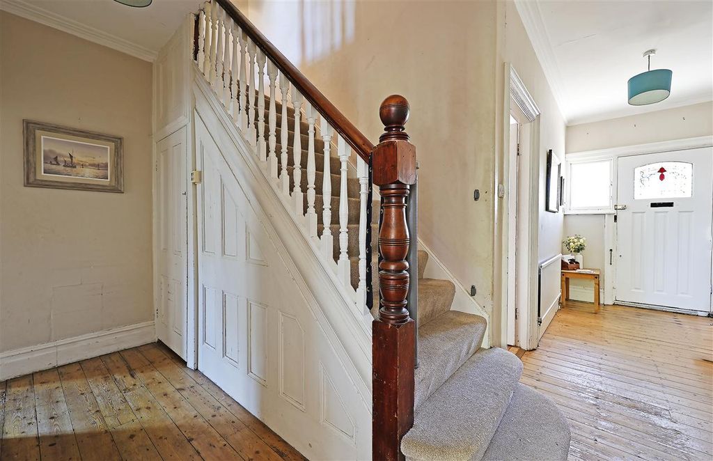 Property photo 3 of 16 Hall