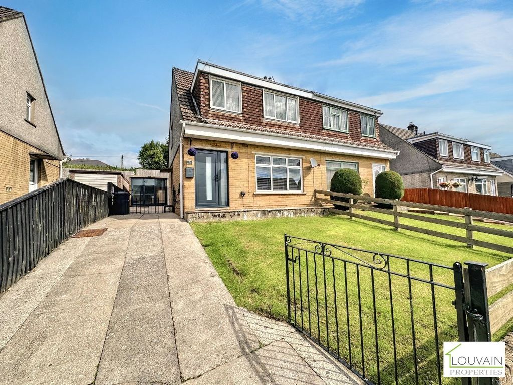Property photo 1 of 28