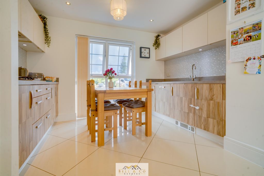 Property photo 3 of 21 Kitchen Diner  2