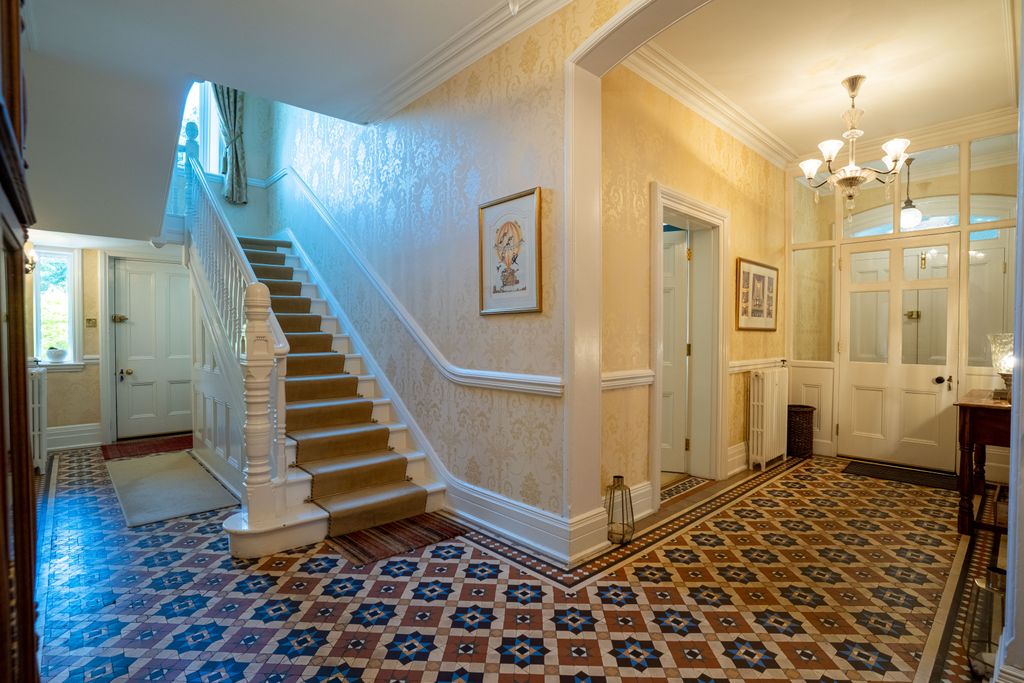Additional image 10 of 6 bed detached house to rentComberton Road DY10