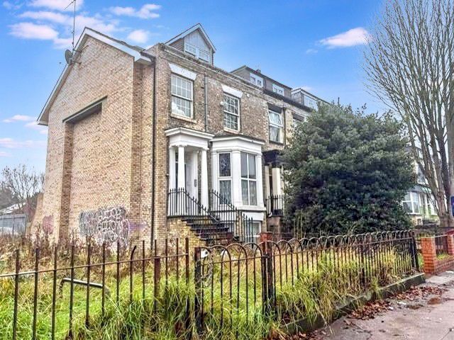 Property photo 1 of 6