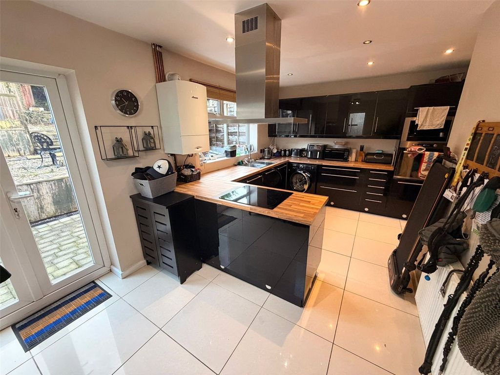 Property photo 2 of 16 Picture No. 08