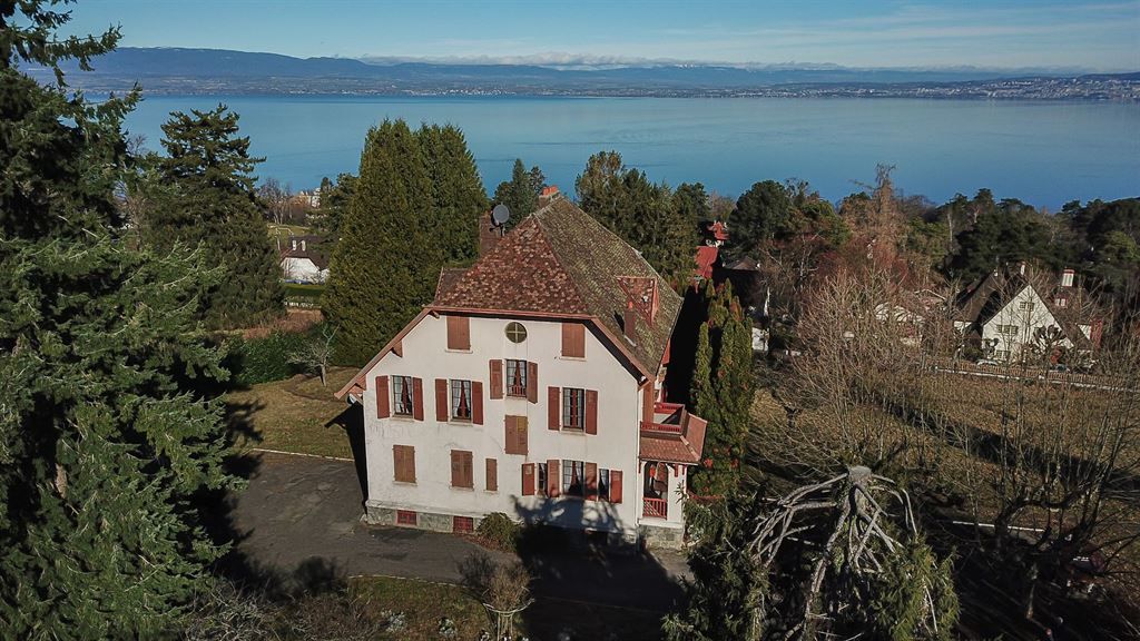 Property photo 1 of 13
