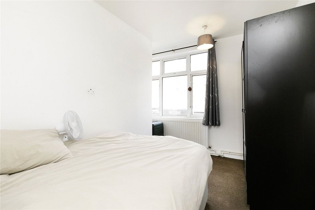 Property photo 3 of 11 Bedroom