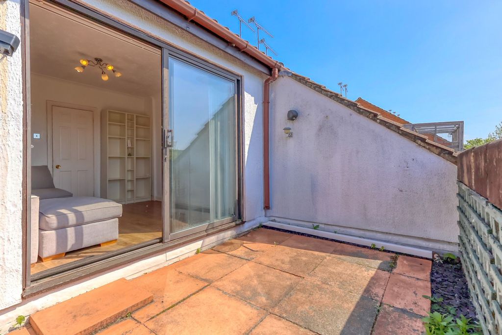 Property photo 2 of 13 Picture No. 63