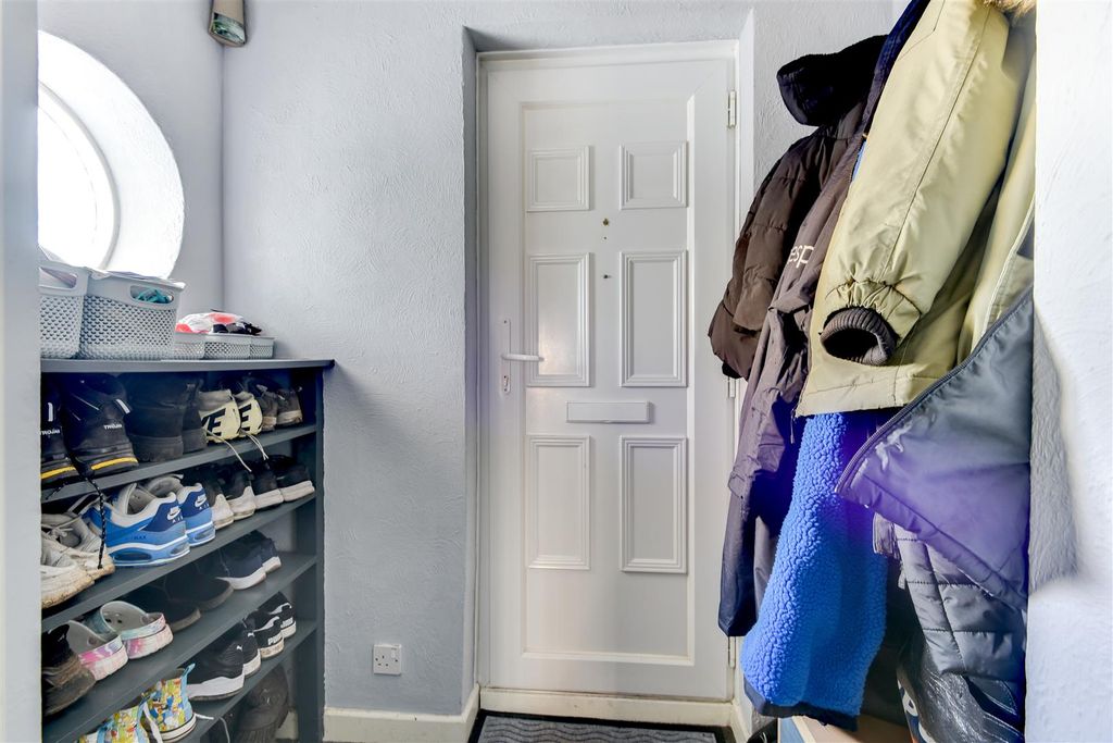 Property photo 2 of 23 124New-3.Jpg