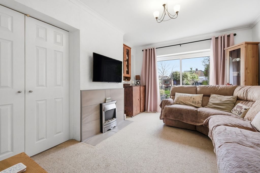 Property photo 2 of 29