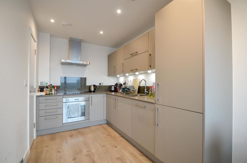 Property photo 2 of 11 Hepburn House