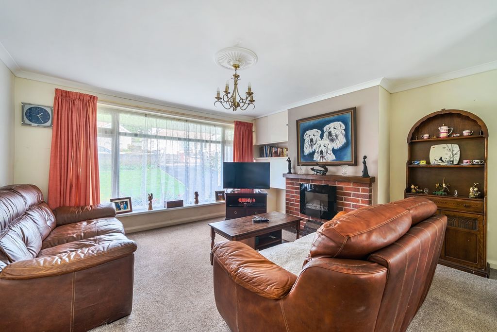 Property photo 3 of 21 8-6Aa80F50Ec3d0-1516688-1A0A06F4A03Eb-012-12-1