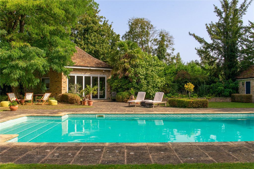 Property photo 2 of 20 Pool