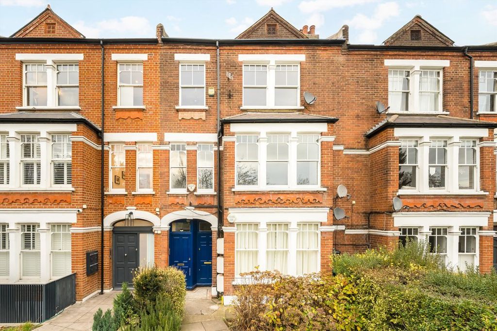 Property photo 1 of 8