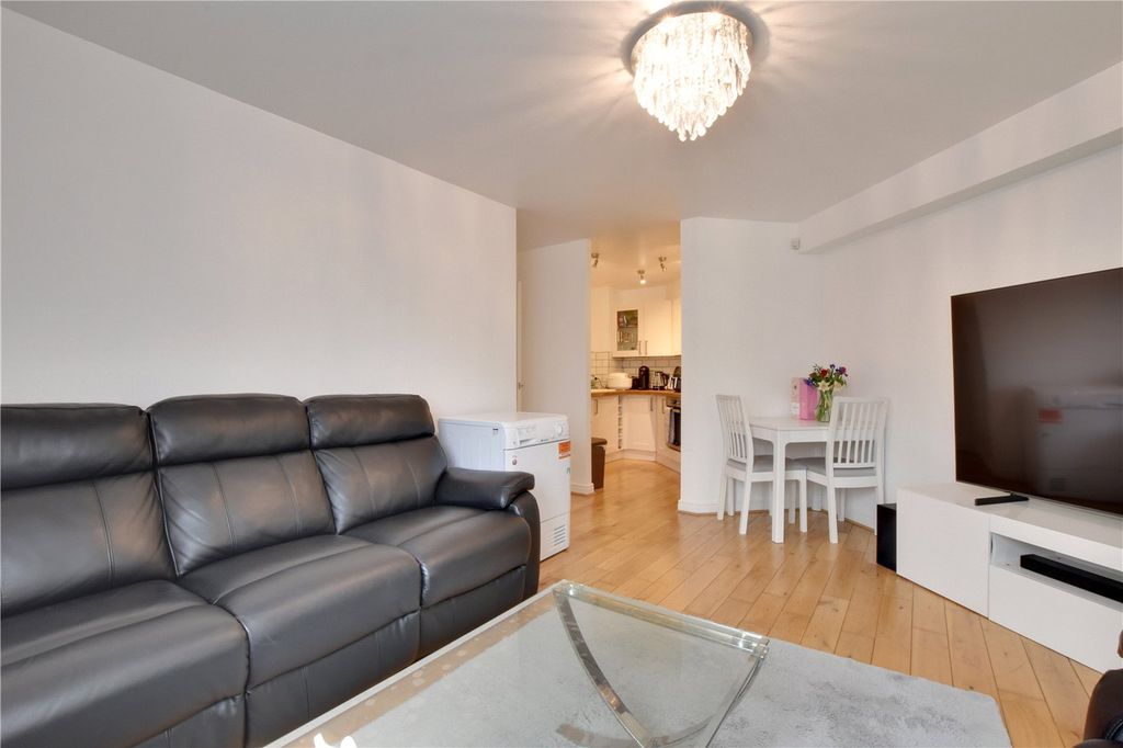 Property photo 2 of 12 Picture No. 19