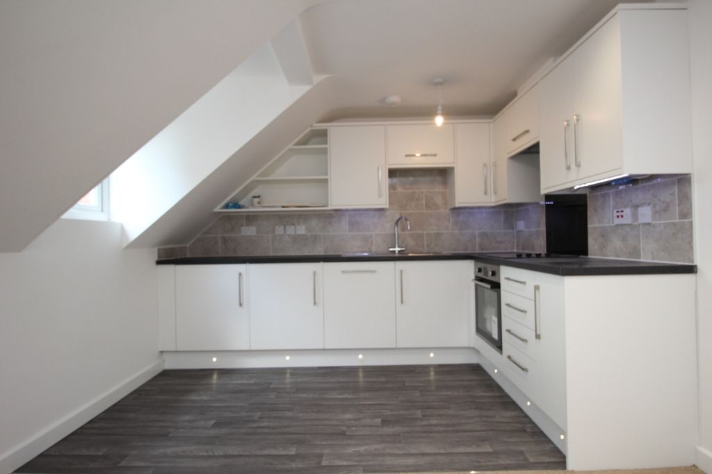 Property photo 2 of 9 Openplan Lounge/Kitc