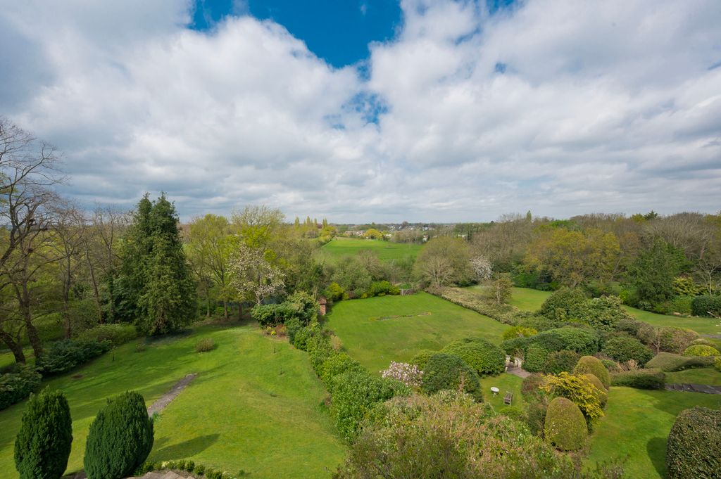 Property photo 2 of 10