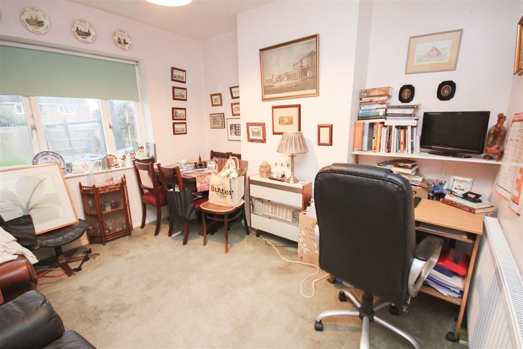 Property photo 3 of 9 Dining.Jpg