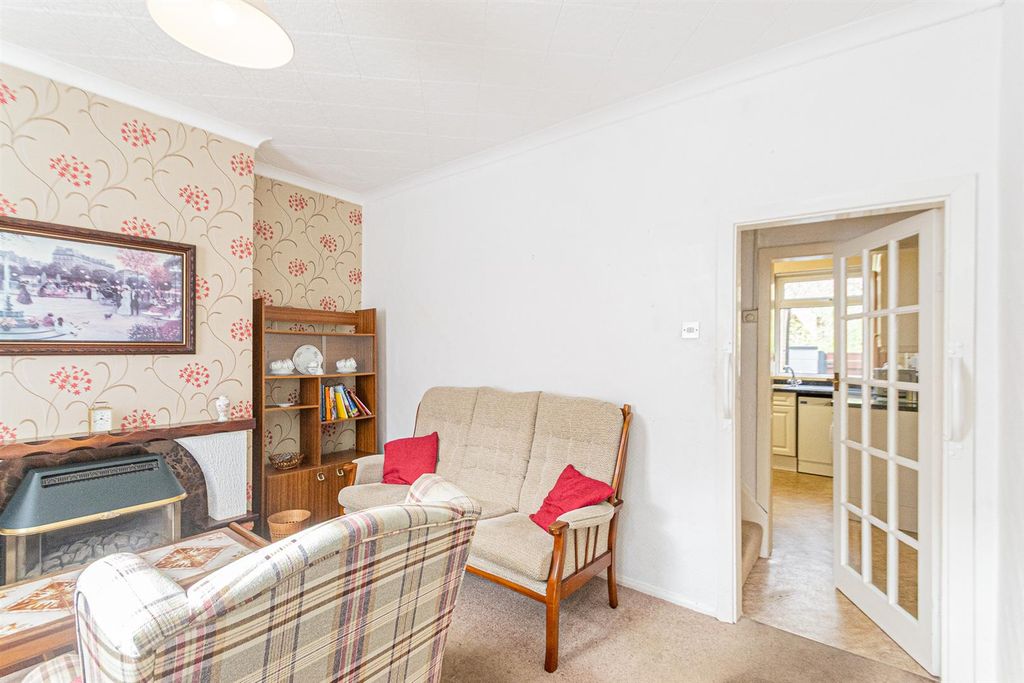 Property photo 3 of 10 Lounge