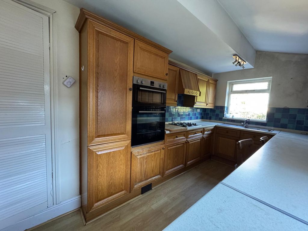 Property photo 3 of 23 Image