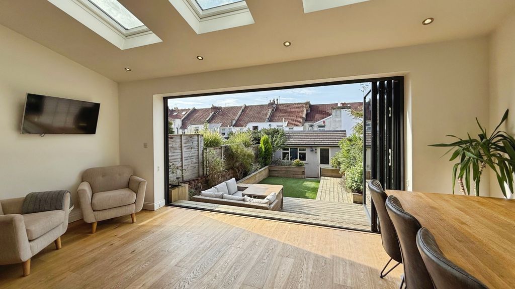 Property photo 2 of 32 Extension