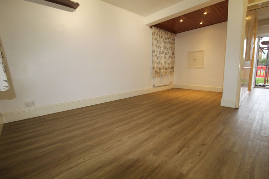 Property photo 2 of 14 Gallery