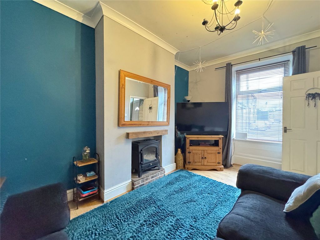 Property photo 1 of 12 Lounge