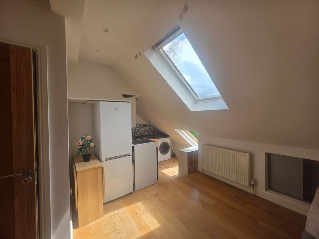 Property photo 3 of 10 Gallery