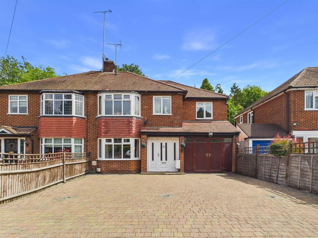 Property photo 1 of 21 Cam01563G0-Pr0294-Still024.Jpg