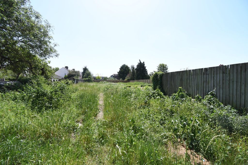 Property photo 2 of 22