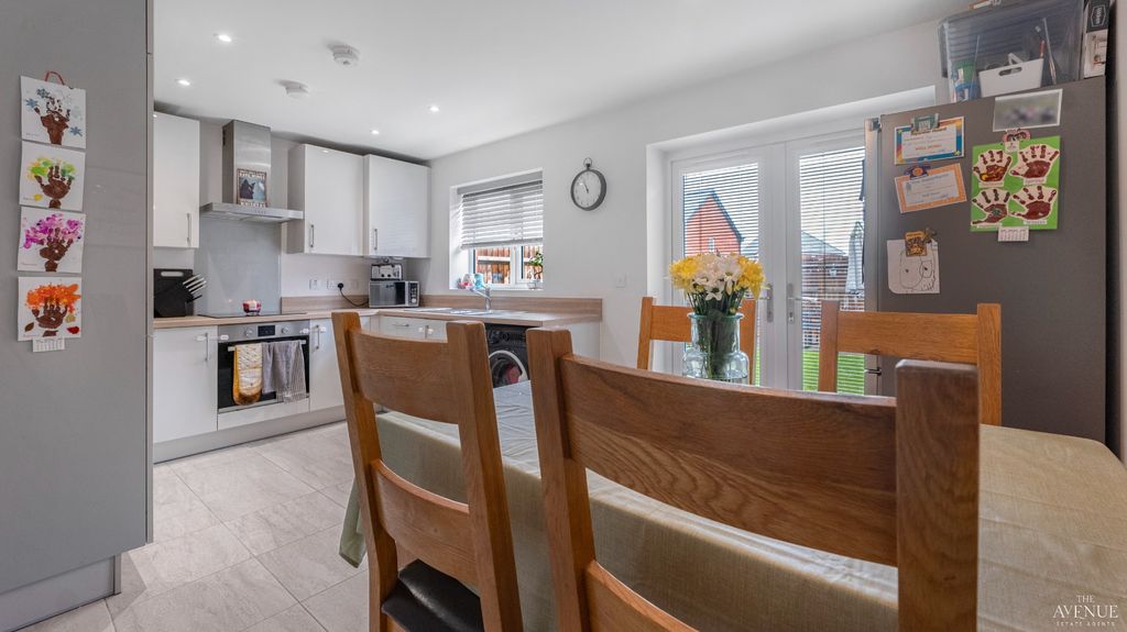 Property photo 3 of 20 4884875