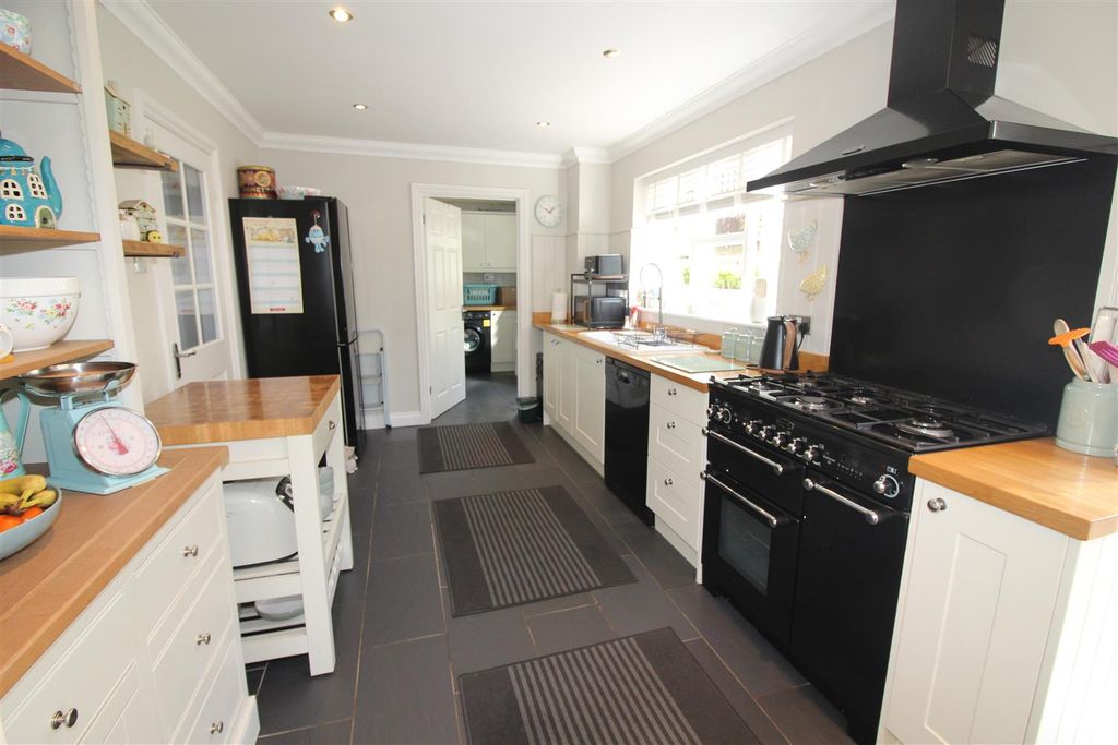Property photo 3 of 42 Kitchen/Dining Room