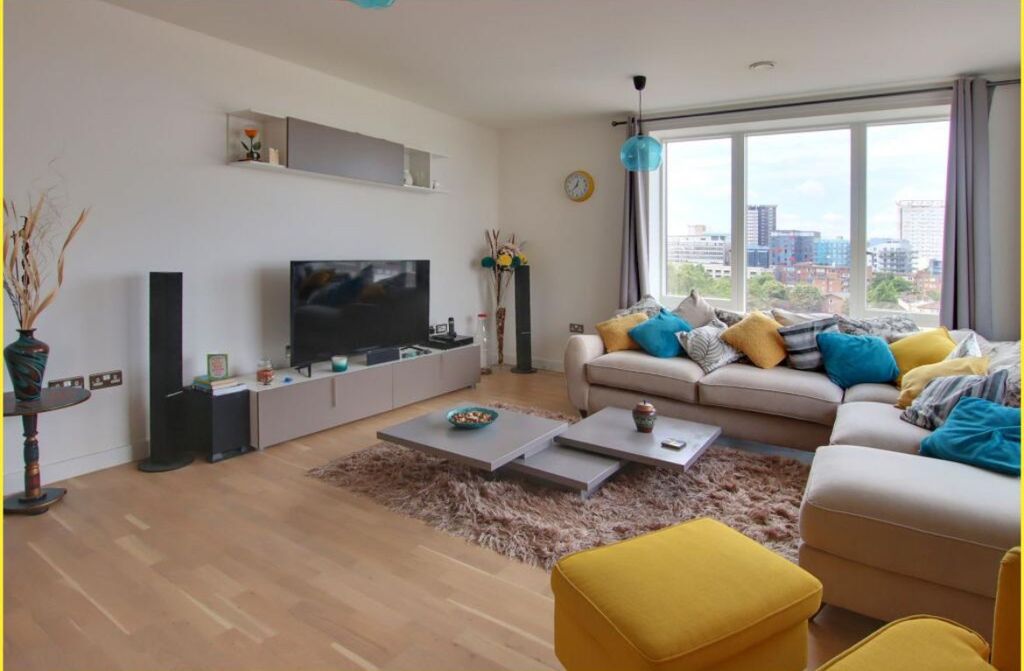 Property photo 1 of 8 Flat 2.Jpg