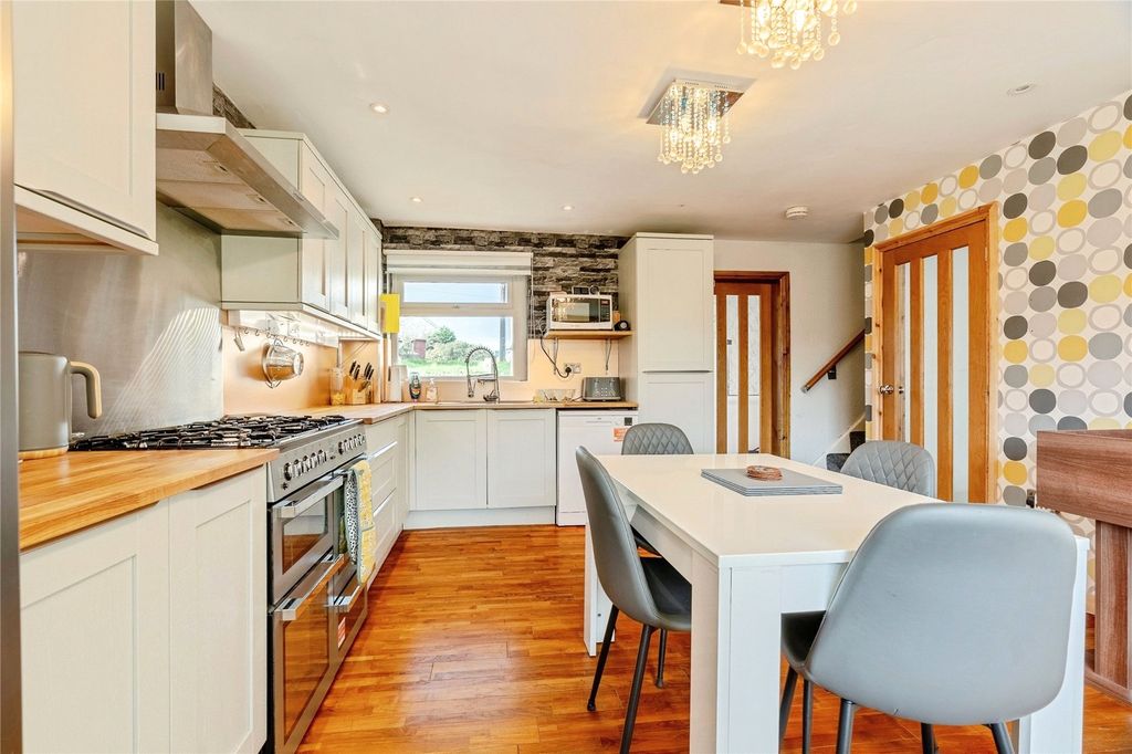 Property photo 3 of 18 Kitchen-Diner