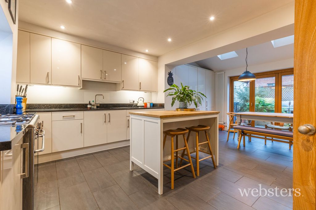 Property photo 2 of 29