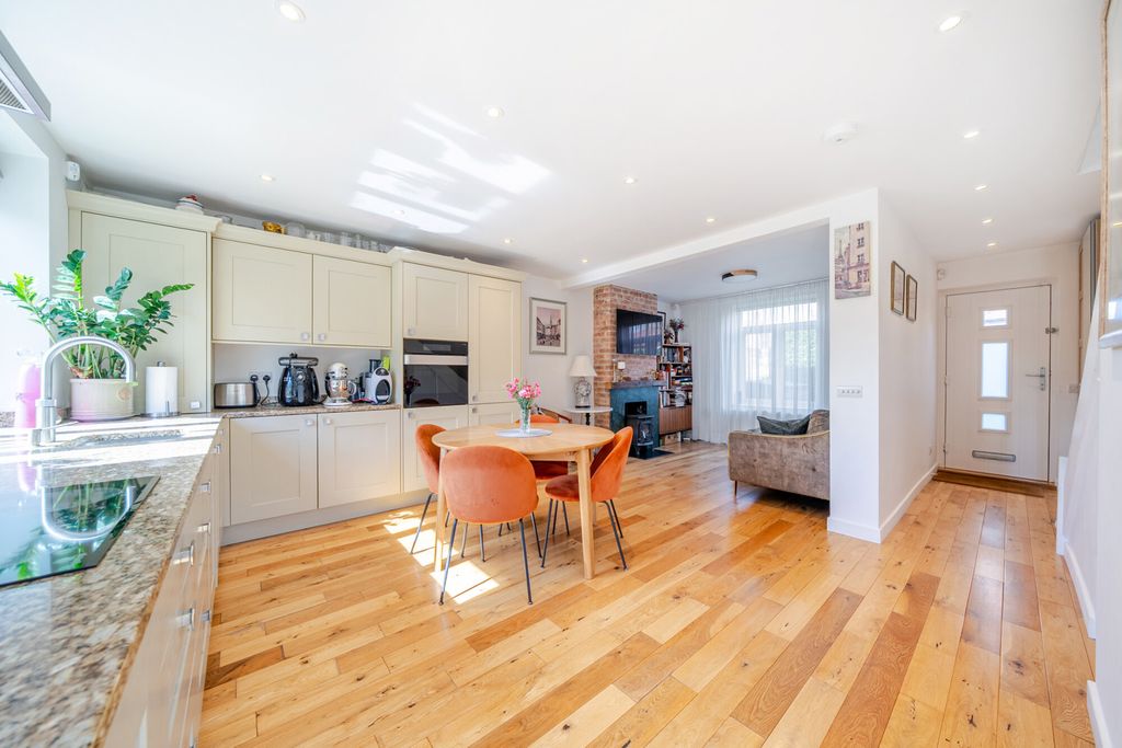 Property photo 2 of 21 Reception