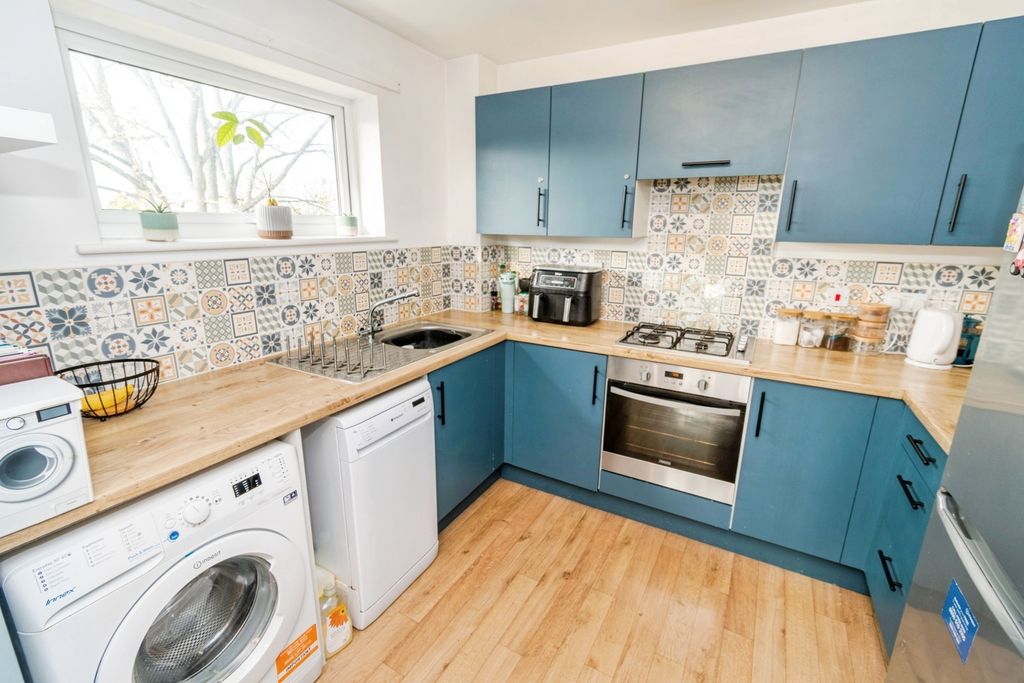 Property photo 2 of 14 Photo