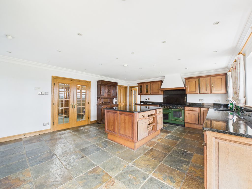 Property photo 3 of 30 Cam02536G0-Pr0038-Still011