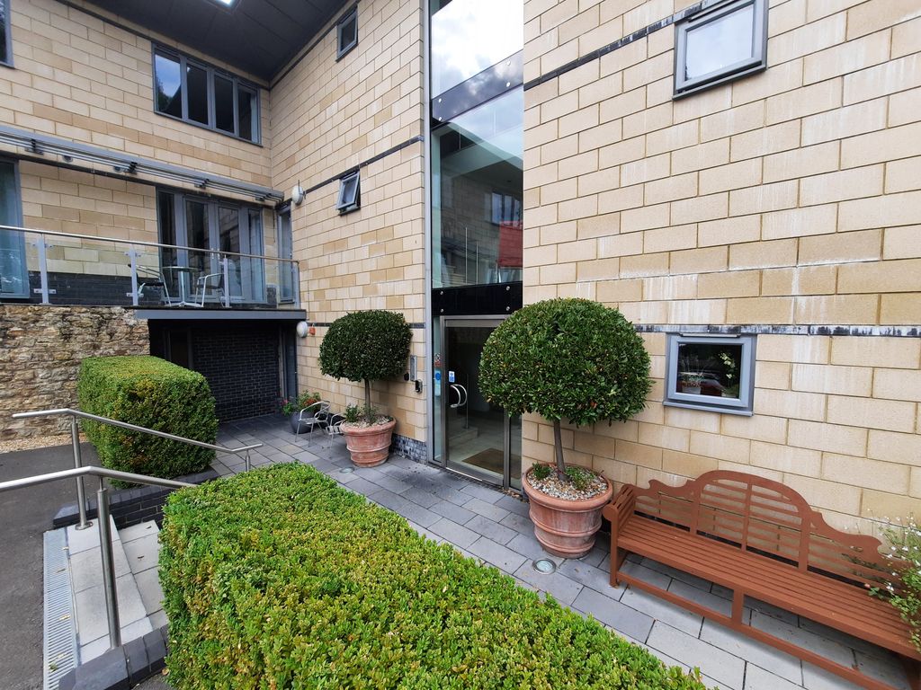 Additional image 13 of 2 bed flat to rentLanes, Yeovil BA22