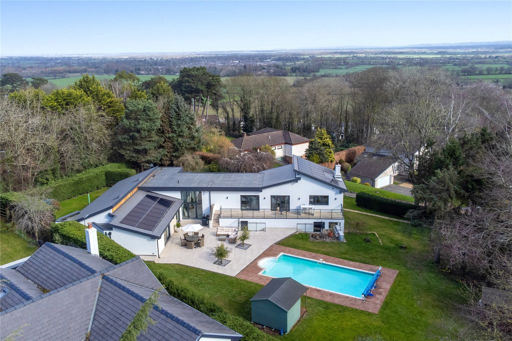 Property photo 2 of 27 Ariel Rear