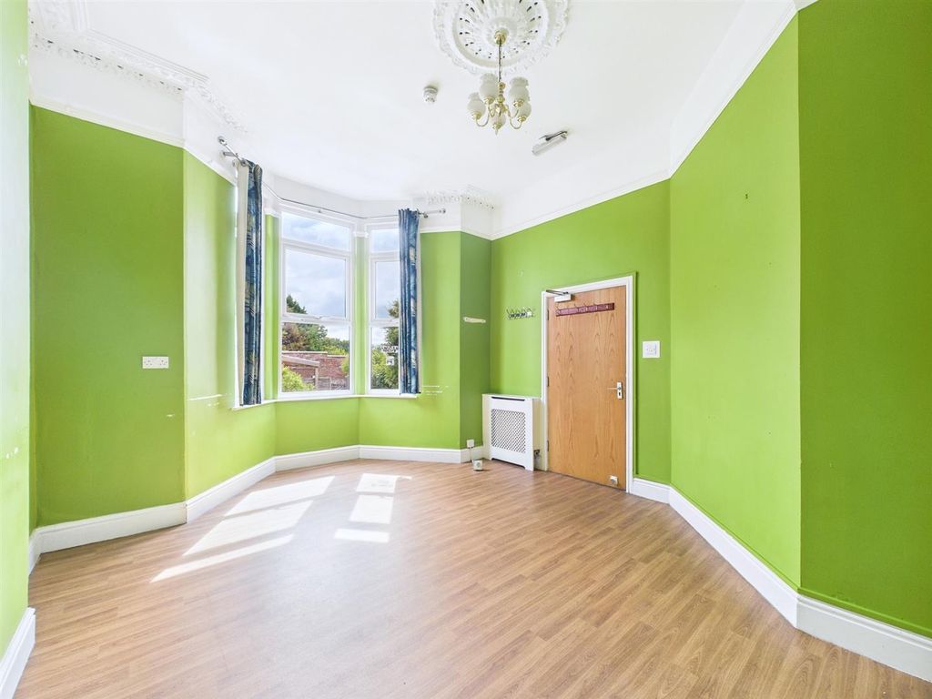 Property photo 3 of 23 8-Bedroom Former Care Home - 3.Jpg