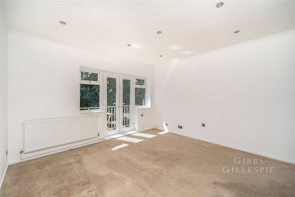 Property photo 2 of 18 Picture No. 25