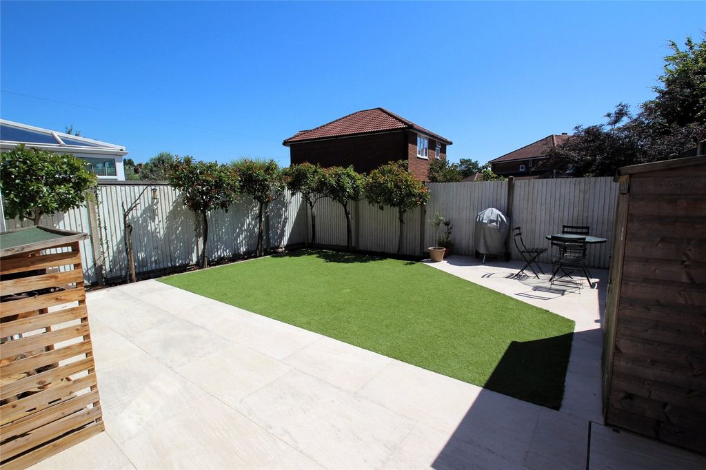 Property photo 3 of 17 Picture No. 12