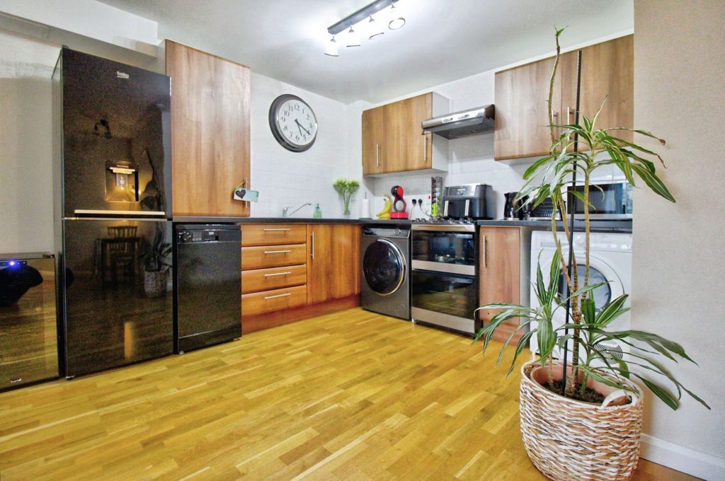 Property photo 3 of 16 14