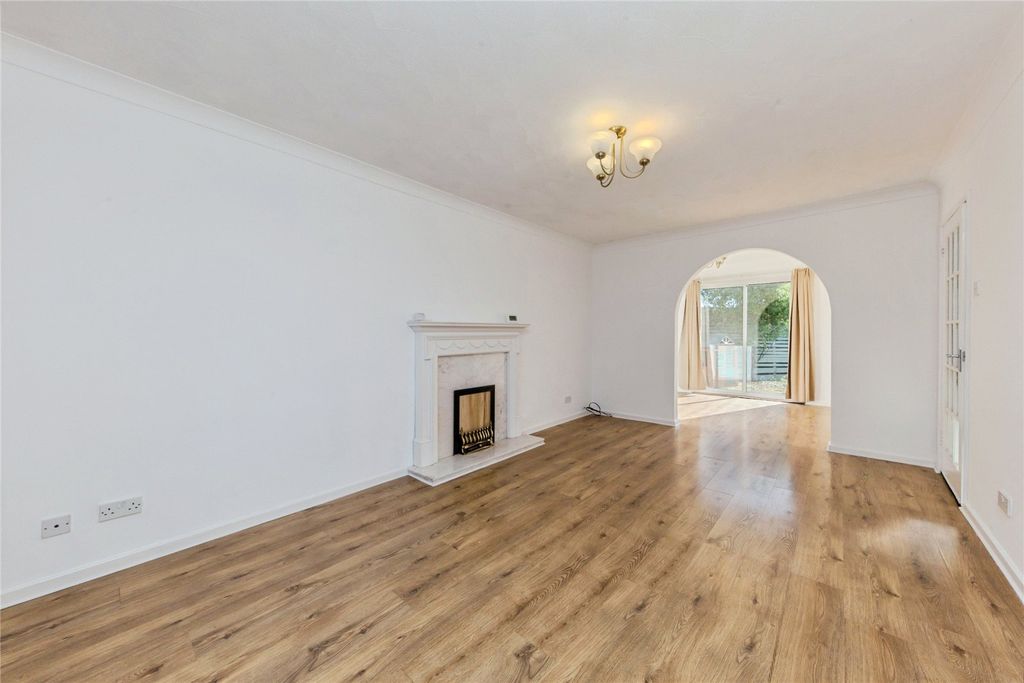 Property photo 2 of 21 Picture No. 24